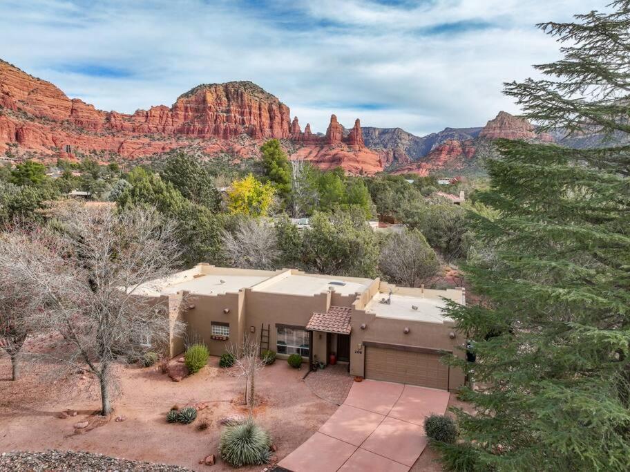 Retreat W/ Tesla Mobile Charger Hébergement de vacances Sedona